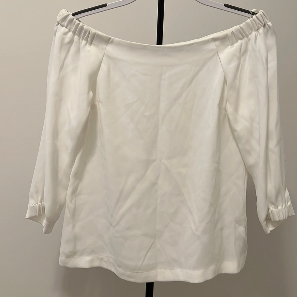 Aritzia White Off Shoulder Sleeve Top